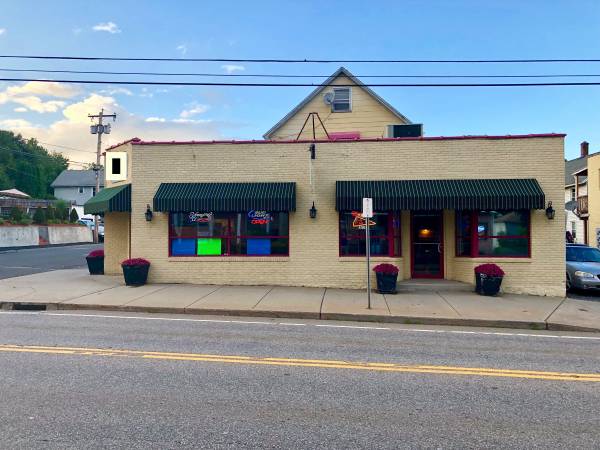 Pizzeria & Building For Sale – $215,000 (Torrington, CT) – WALLOASIS